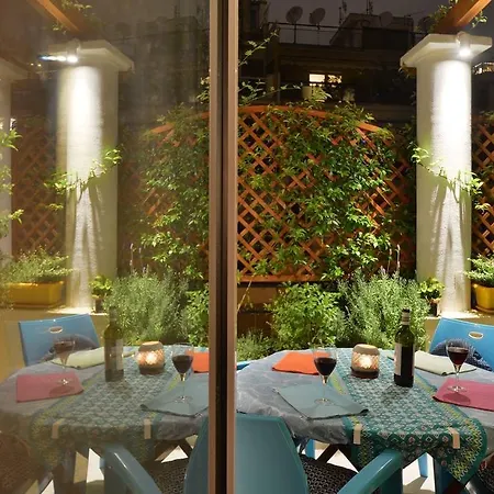 Oasis Veranda Under Columns.Kolonaki Embassy Area. Athens Exterior photo